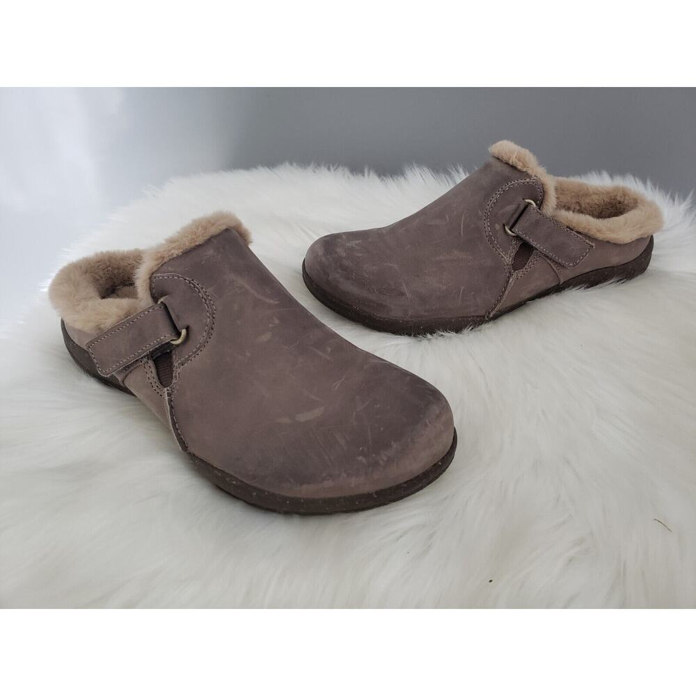 NWOB Clarks New Womens 6 Roseville Suede Fur Lined Clogs Slip Ons DARK TAUPE